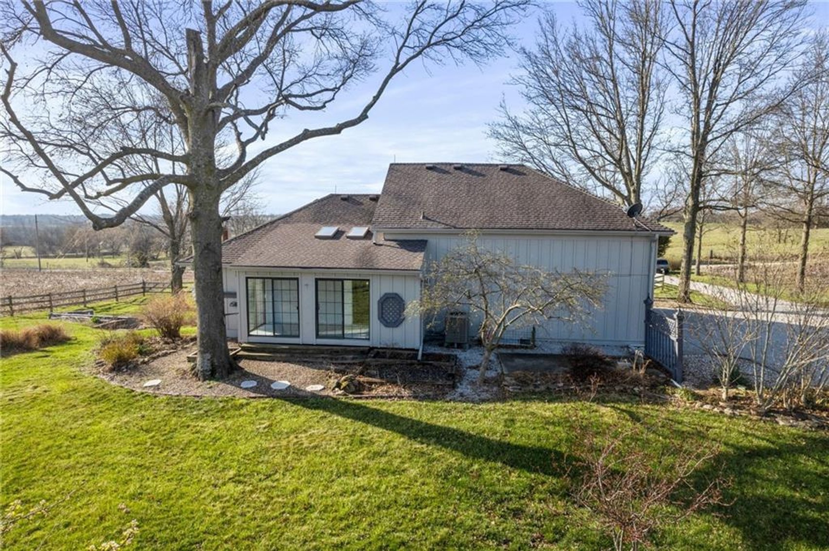 Image for 843 NW 825th Rd - Centerview, MO