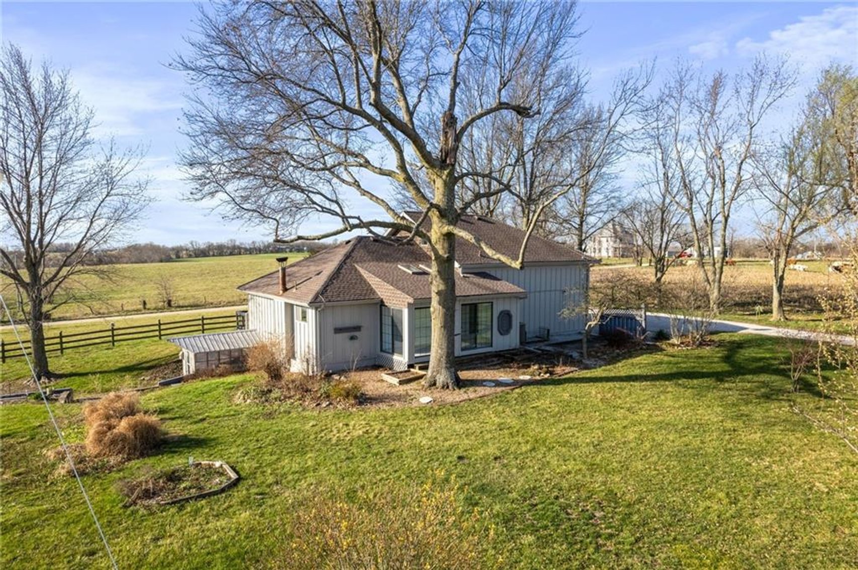 Image for 843 NW 825th Rd - Centerview, MO