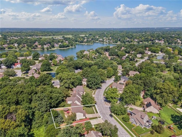 Image for 205 NE Shoreview Dr. - Lee's Summit, MO