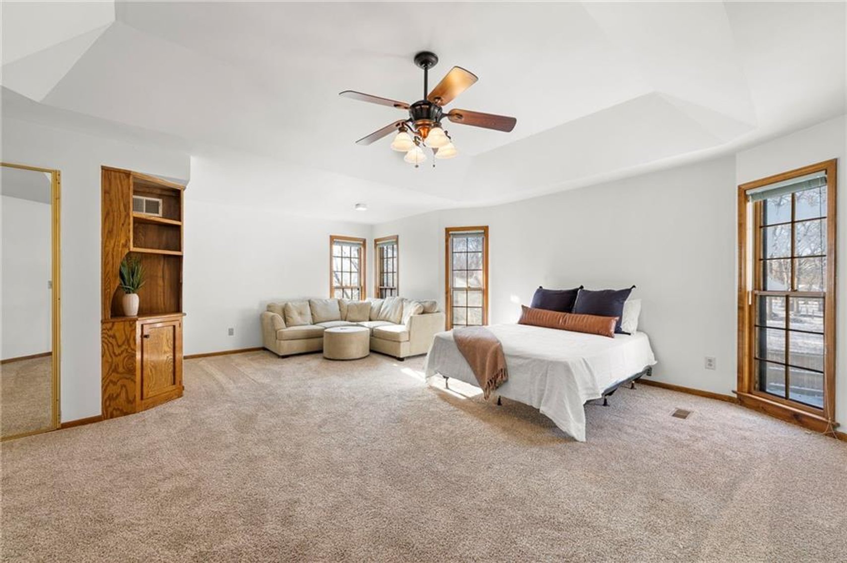 Image for 205 NE Shoreview Dr. - Lee's Summit, MO