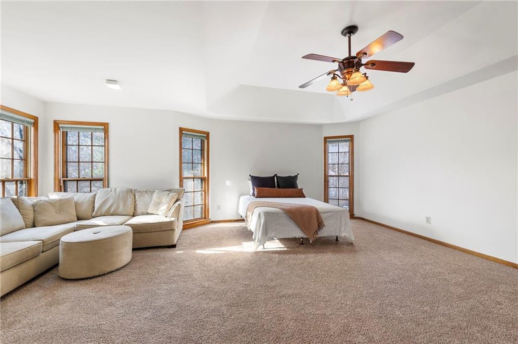 Image for 205 NE Shoreview Dr. - Lee's Summit, MO