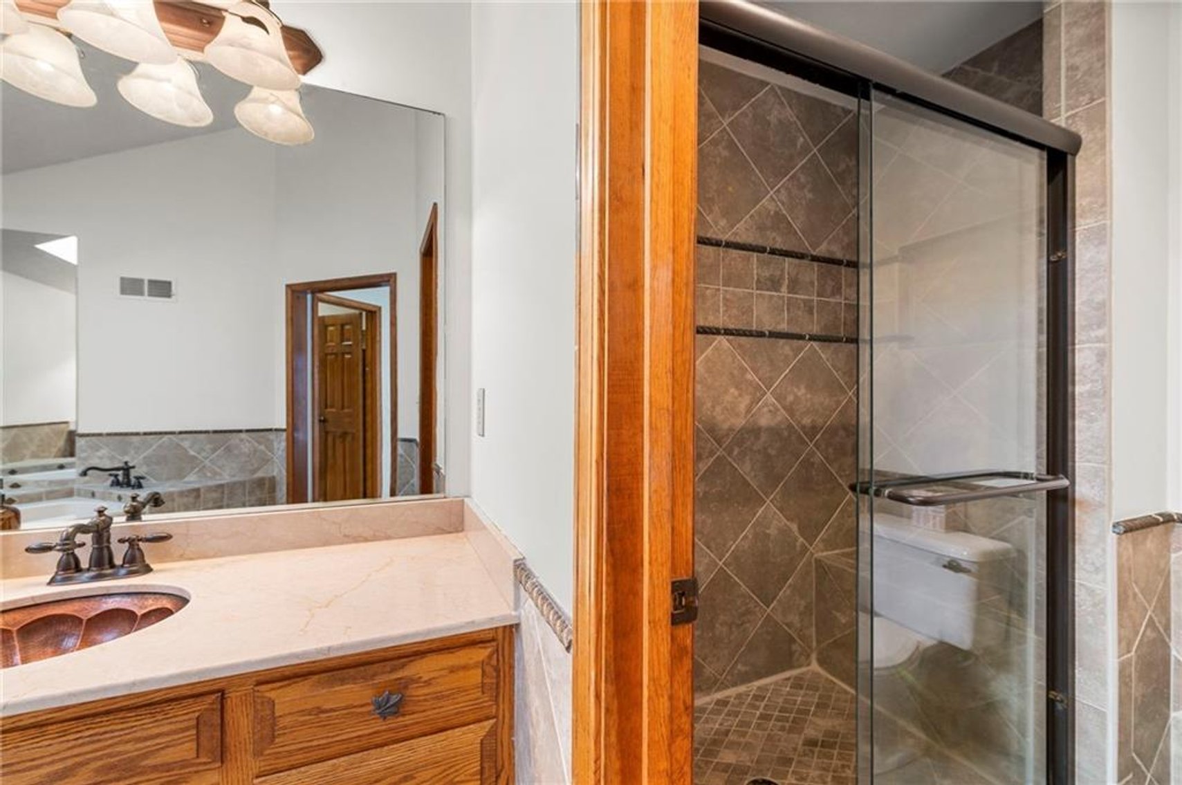 Image for 205 NE Shoreview Dr. - Lee's Summit, MO