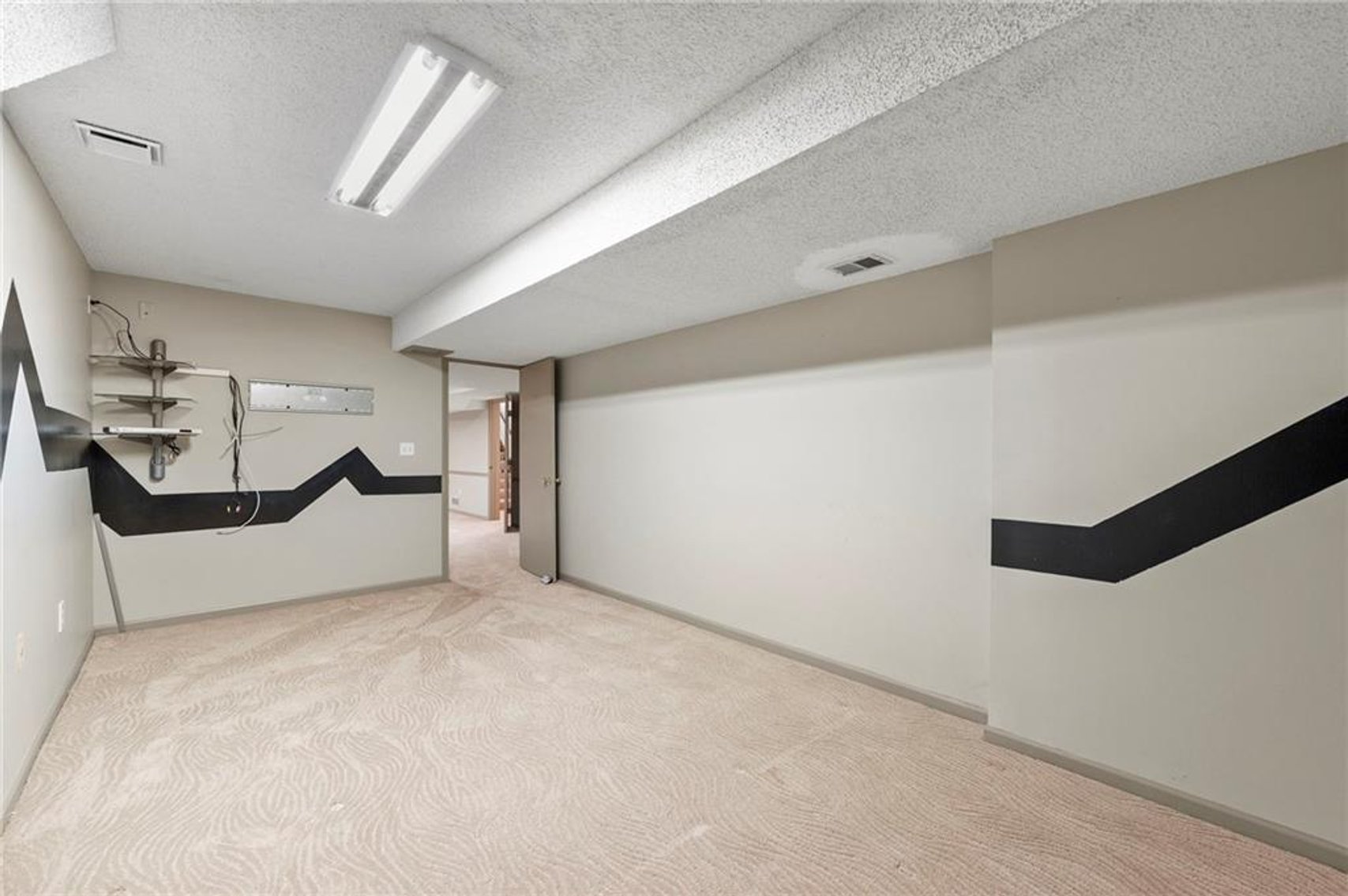 Image for 205 NE Shoreview Dr. - Lee's Summit, MO