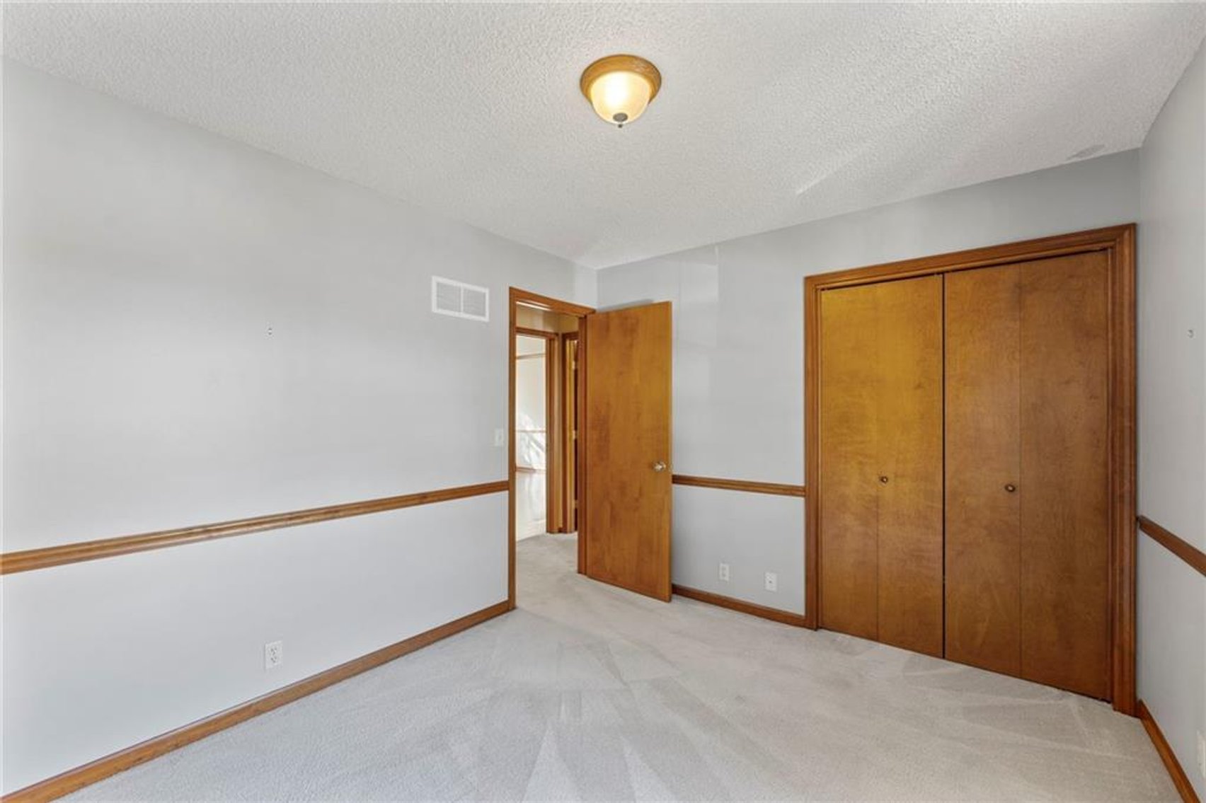 Image for 1201 SE 7th St - Lee's Summit, MO