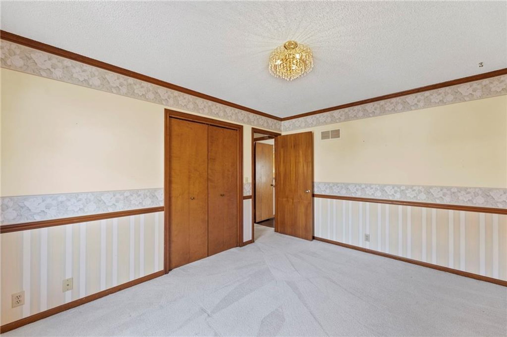 Image for 1201 SE 7th St - Lee's Summit, MO