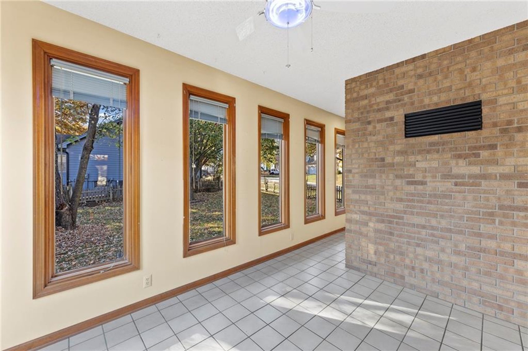 Image for 1201 SE 7th St - Lee's Summit, MO