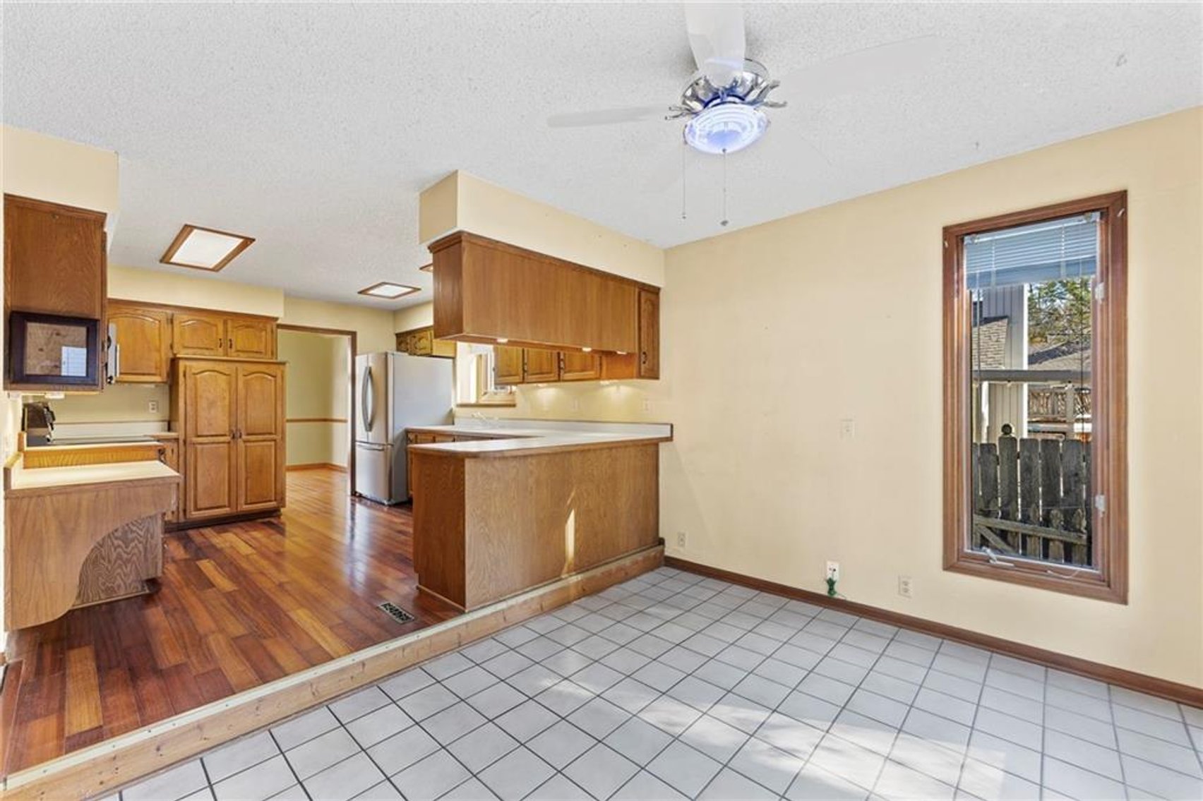 Image for 1201 SE 7th St - Lee's Summit, MO