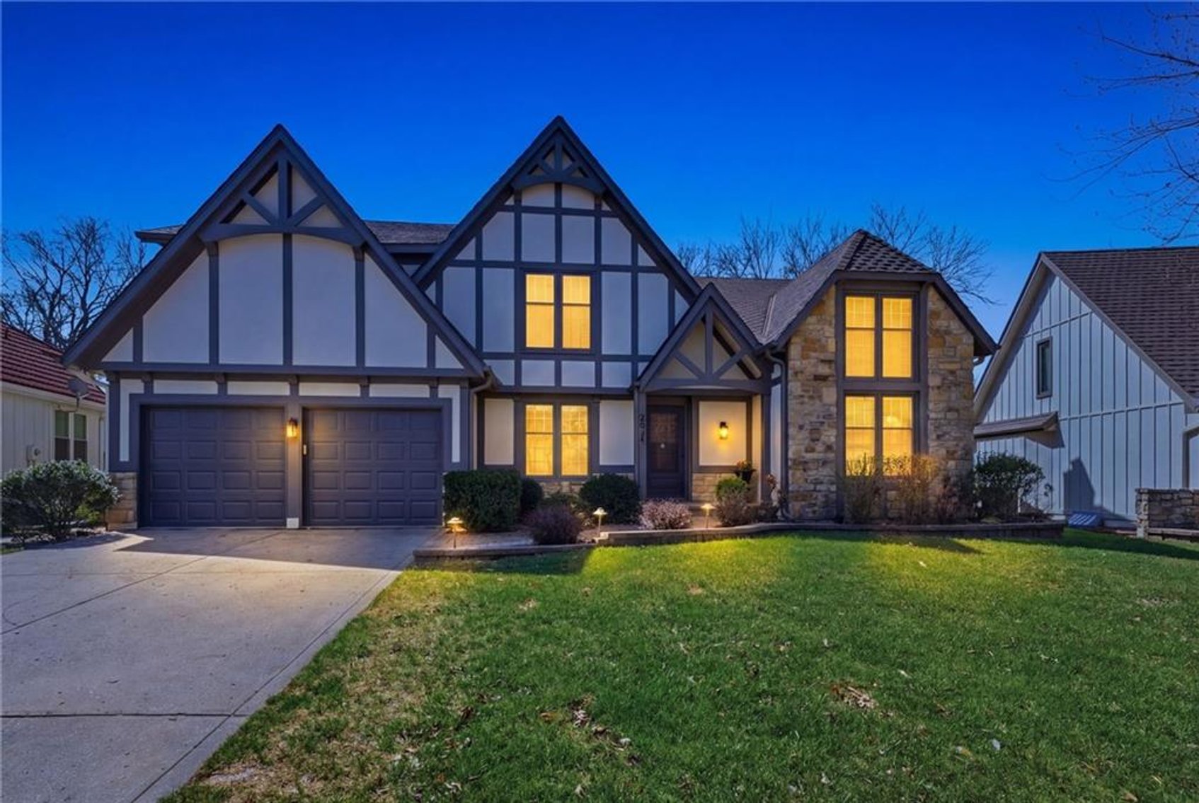 Image for 205 NE Shoreview Dr. - Lee's Summit, MO