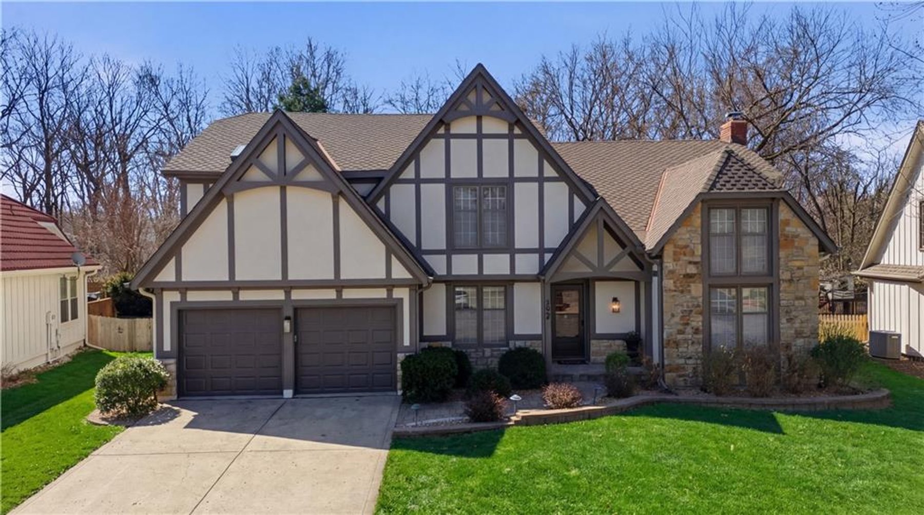 Image for 205 NE Shoreview Dr. - Lee's Summit, MO