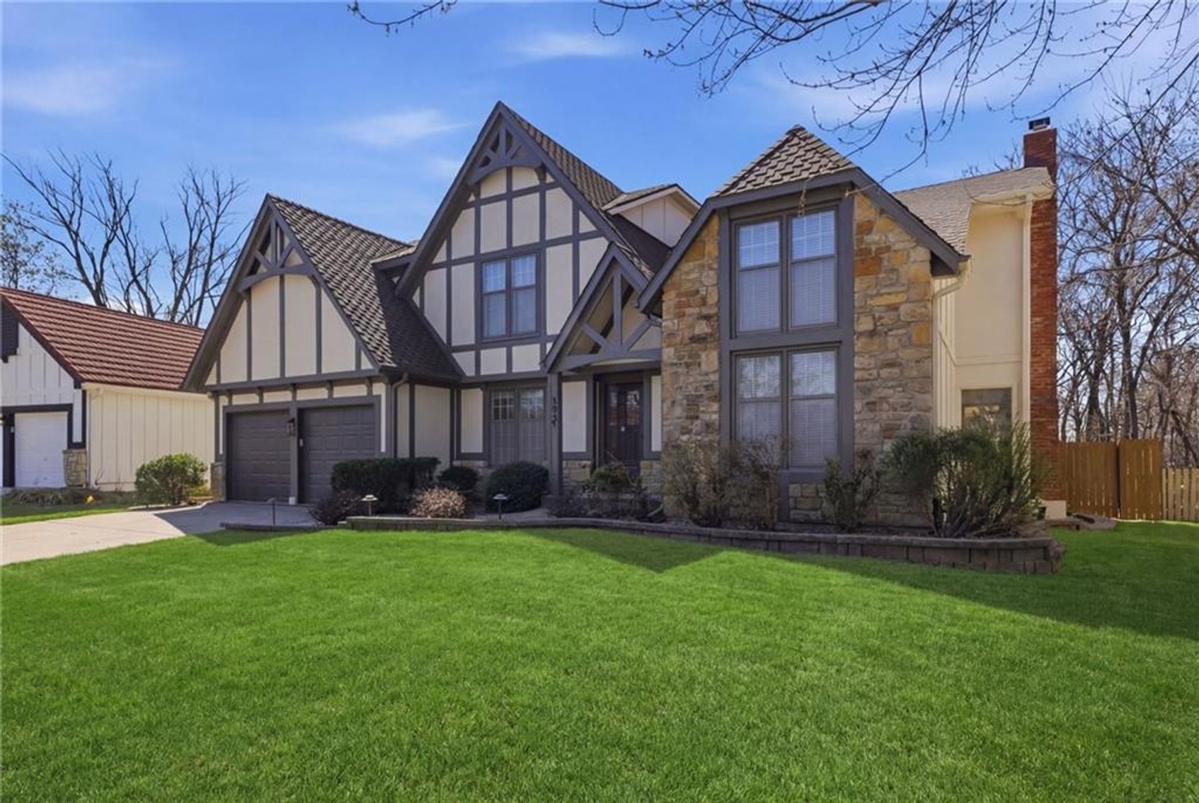 Image for 205 NE Shoreview Dr. - Lee's Summit, MO