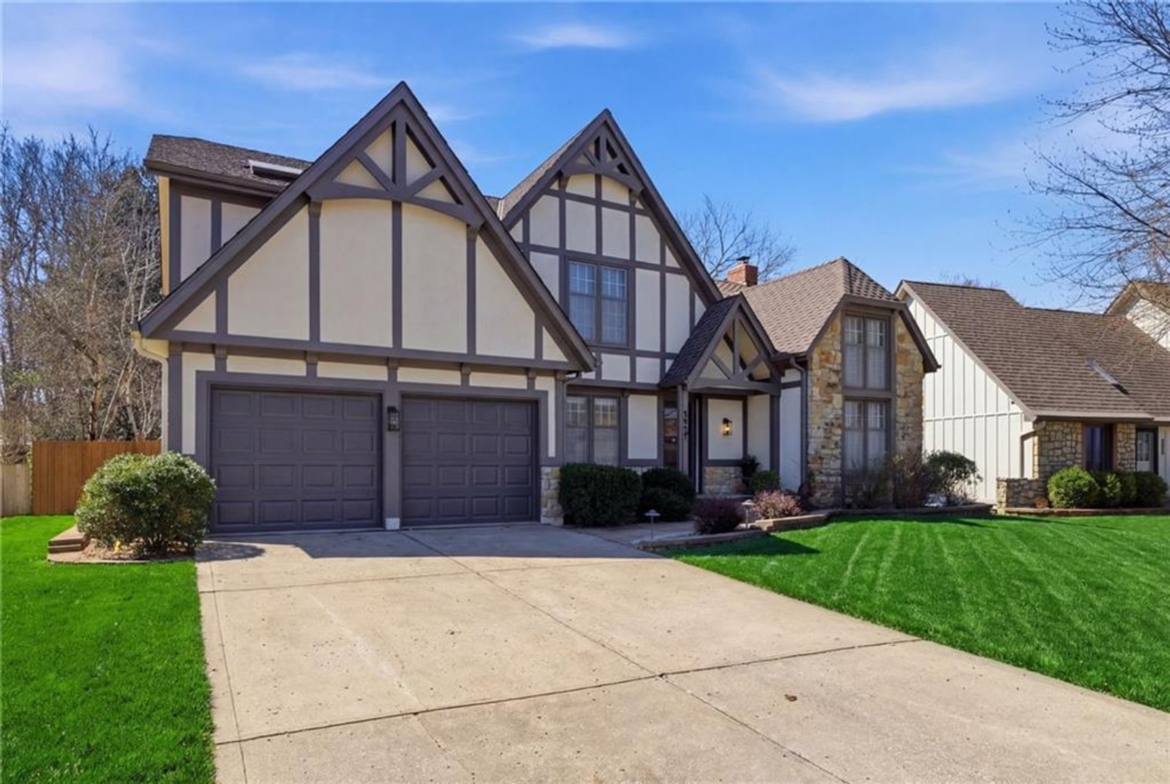 Image for 205 NE Shoreview Dr. - Lee's Summit, MO