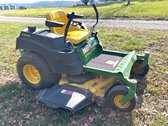John Deere Z425 Zero Turn Mower