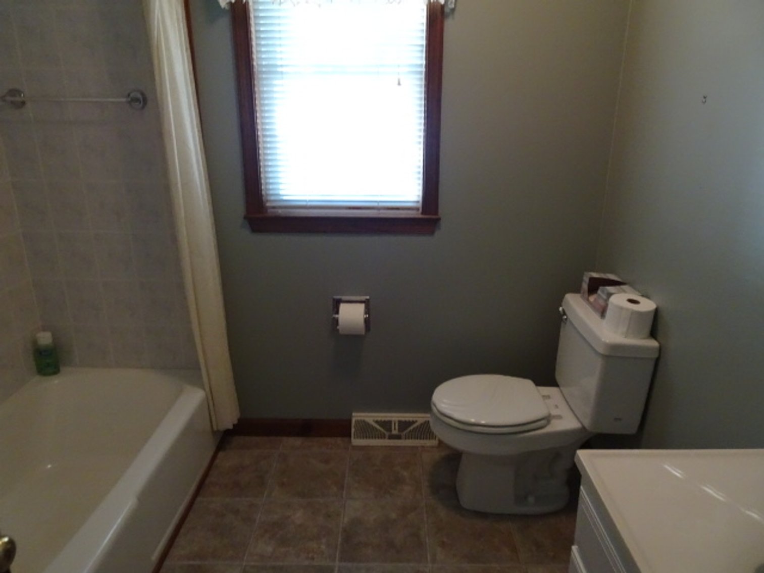 Image for Sep 14, 2024 Estate Auction -Waterfront Real Estate Public Auction