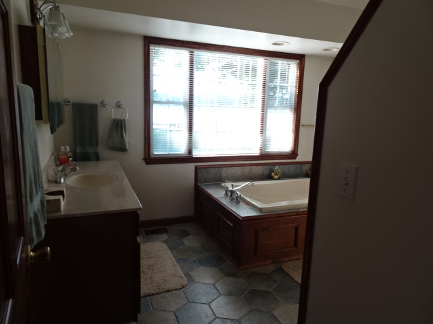 Image for Sep 14, 2024 Estate Auction -Waterfront Real Estate Public Auction