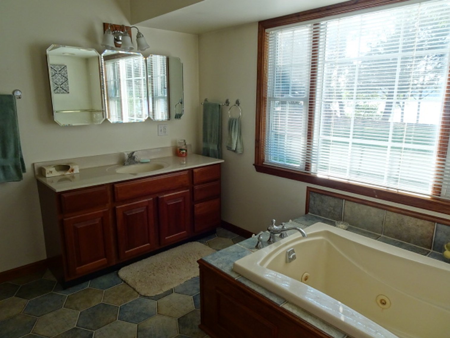 Image for Sep 14, 2024 Estate Auction -Waterfront Real Estate Public Auction