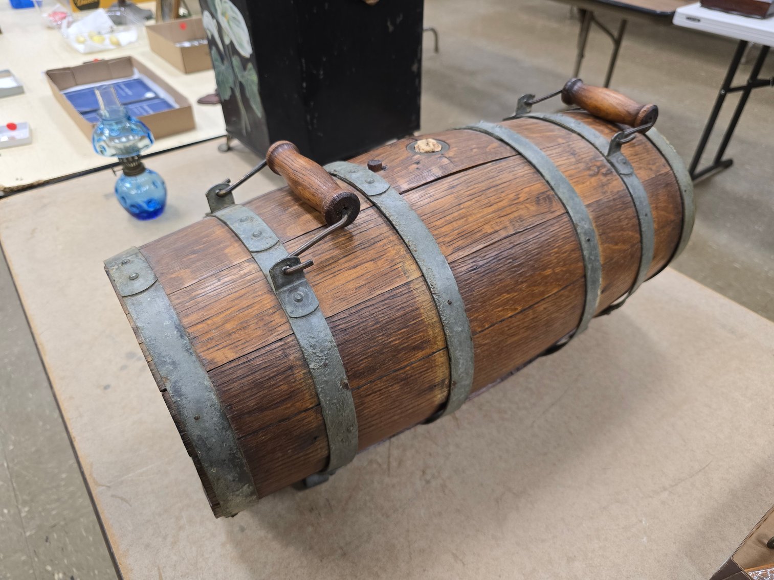 Image for December Online Antiques, Christmas, Radios, Coins & More!