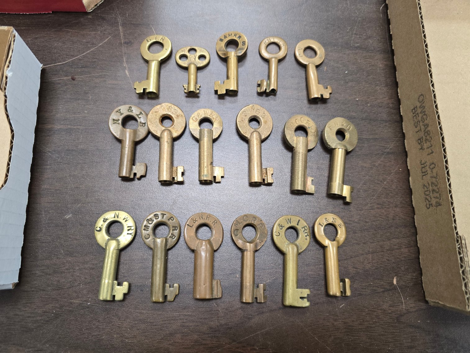 Image for December Online Antiques, Christmas, Radios, Coins & More!