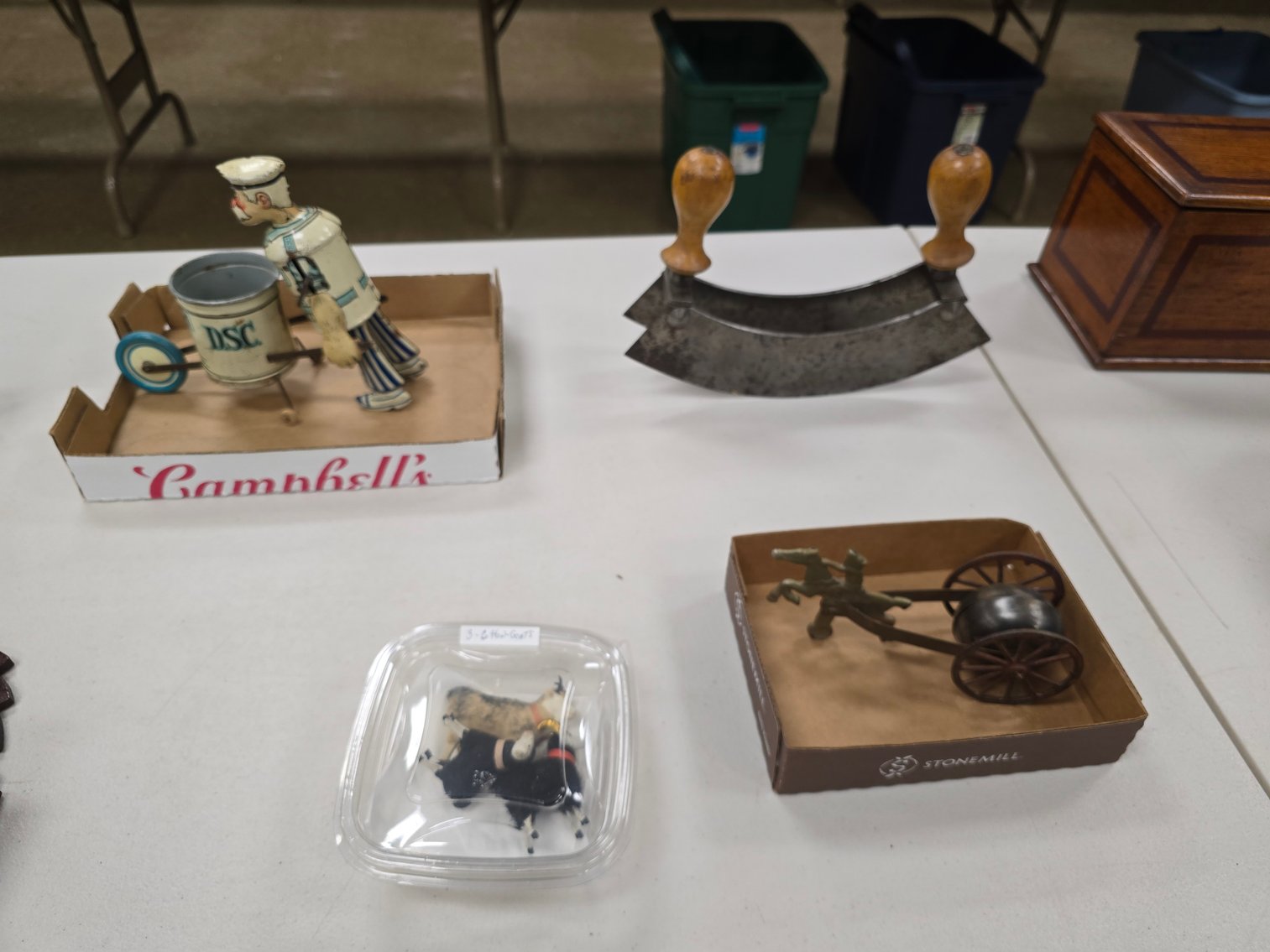 Image for December Online Antiques, Christmas, Radios, Coins & More!