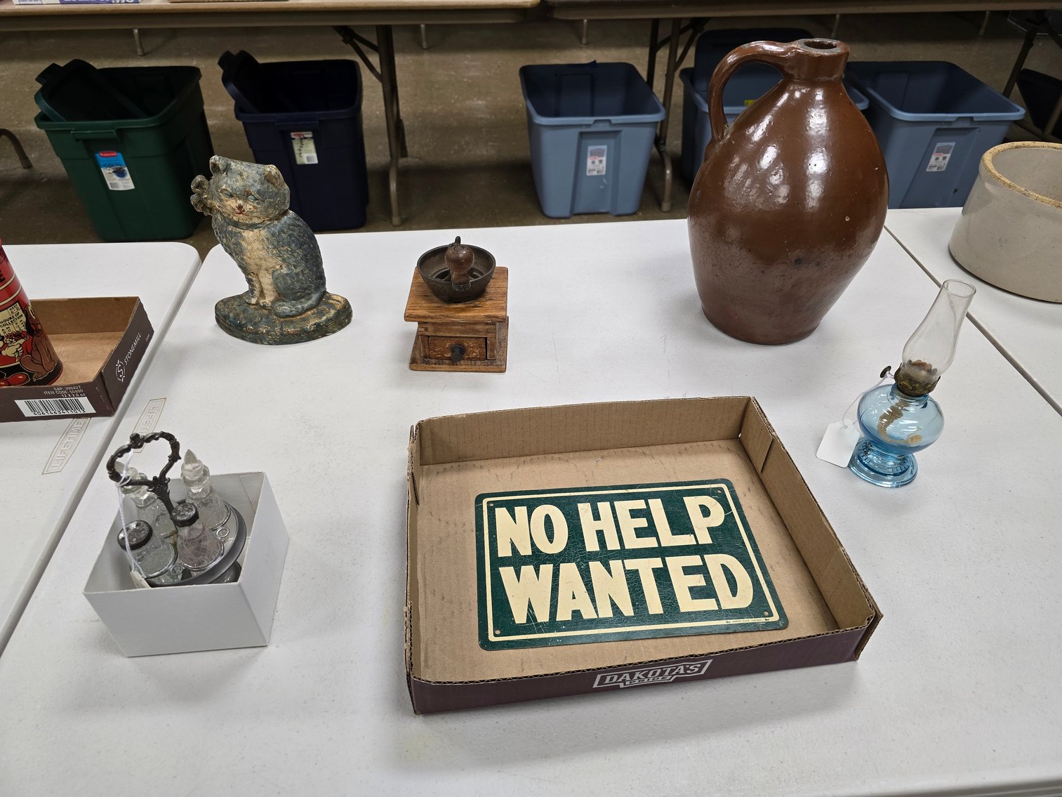 Image for December Online Antiques, Christmas, Radios, Coins & More!