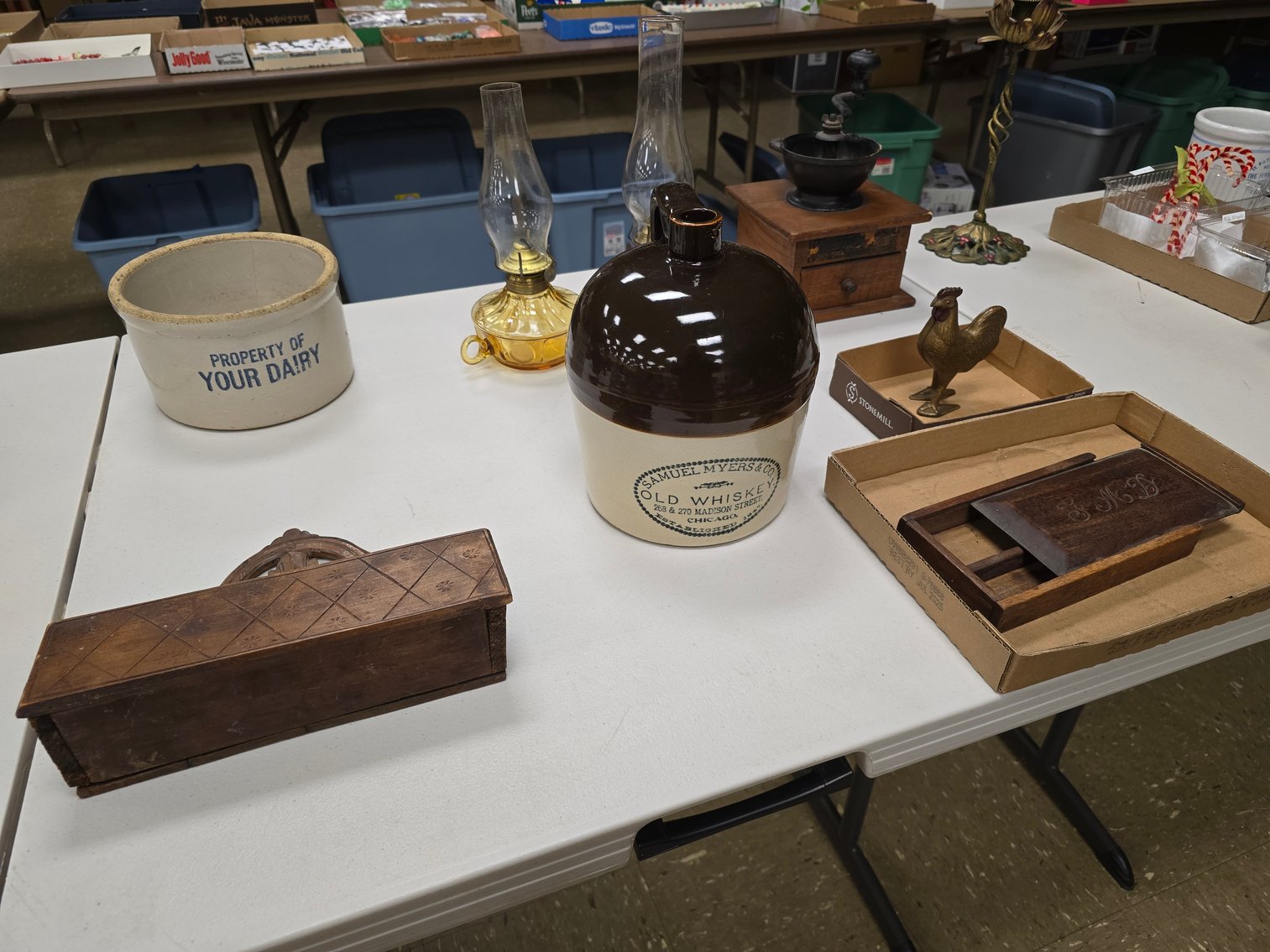 Image for December Online Antiques, Christmas, Radios, Coins & More!