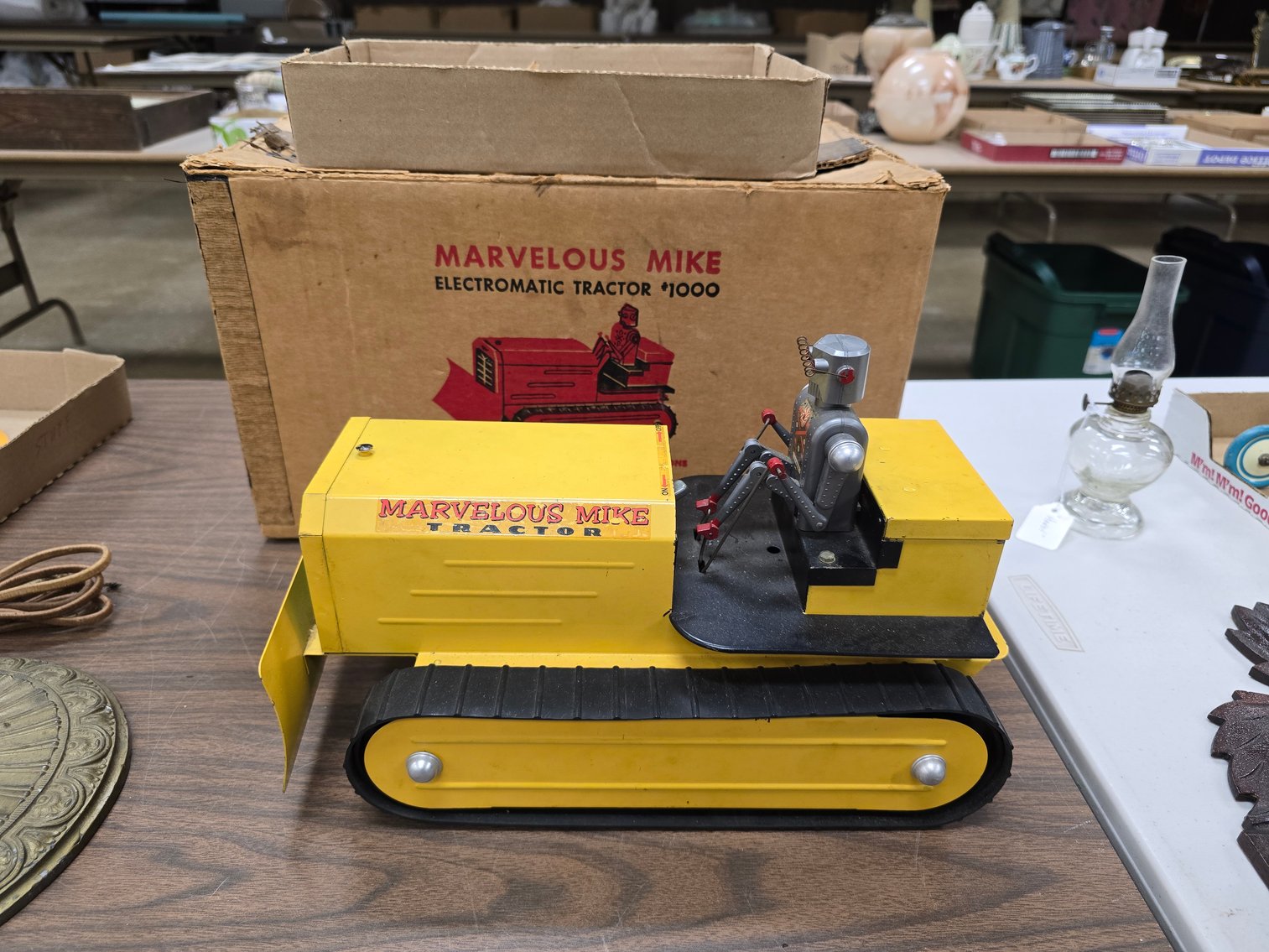 Image for December Online Antiques, Christmas, Radios, Coins & More!