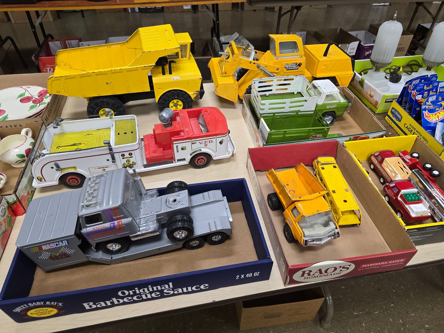 Image for December Online Antiques, Christmas, Radios, Coins & More!