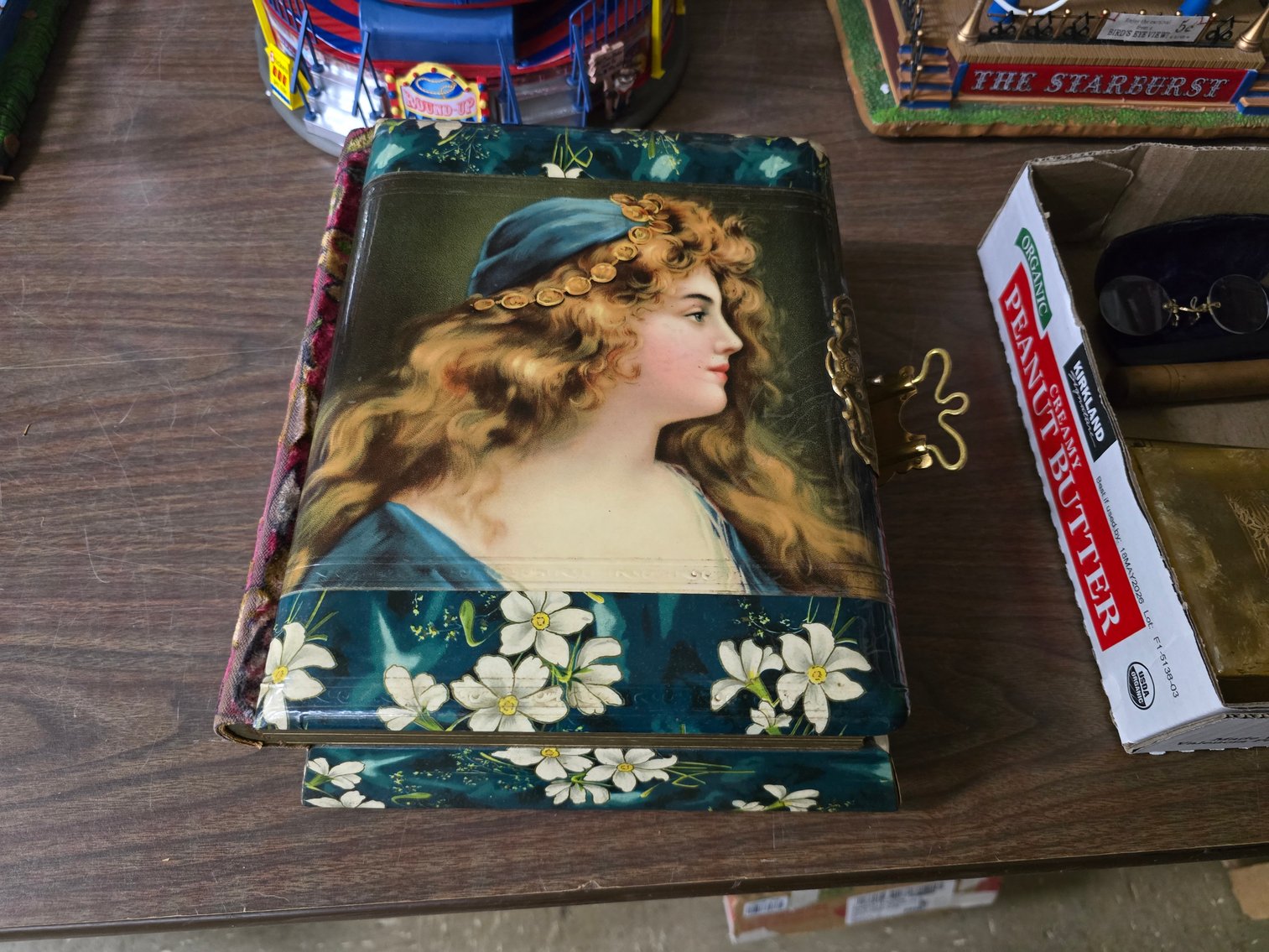 Image for December Online Antiques, Christmas, Radios, Coins & More!