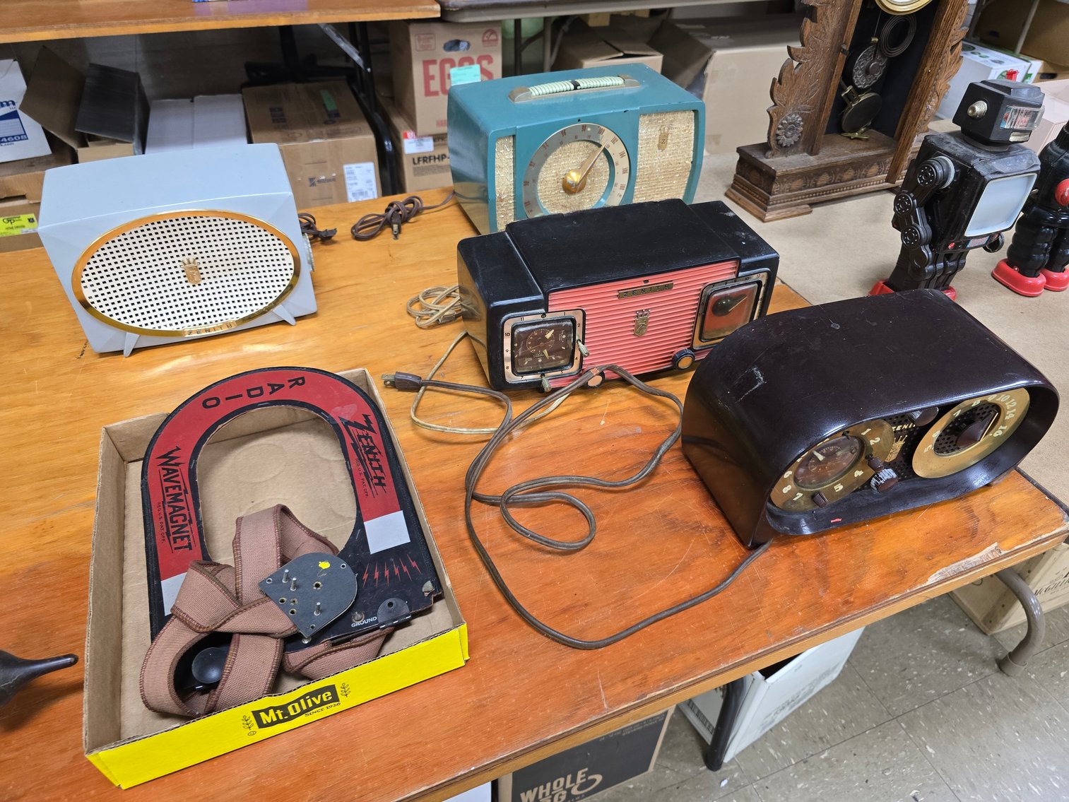 Image for December Online Antiques, Christmas, Radios, Coins & More!