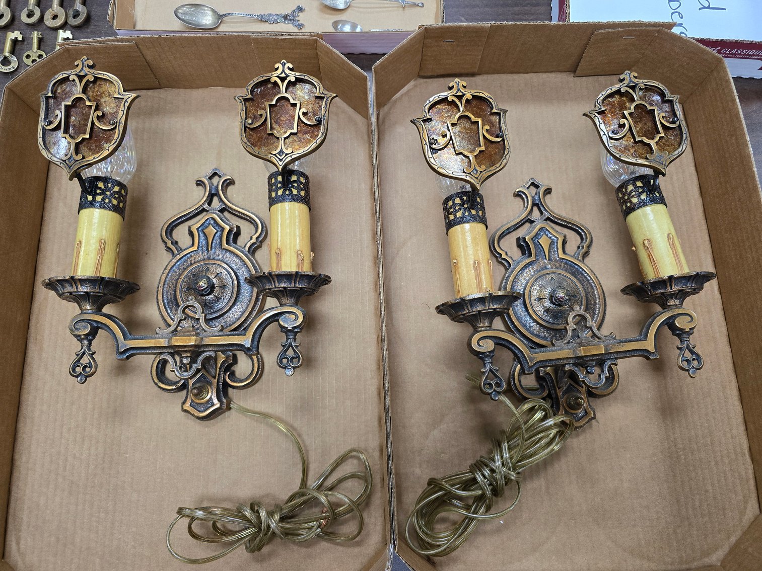 Image for December Online Antiques, Christmas, Radios, Coins & More!