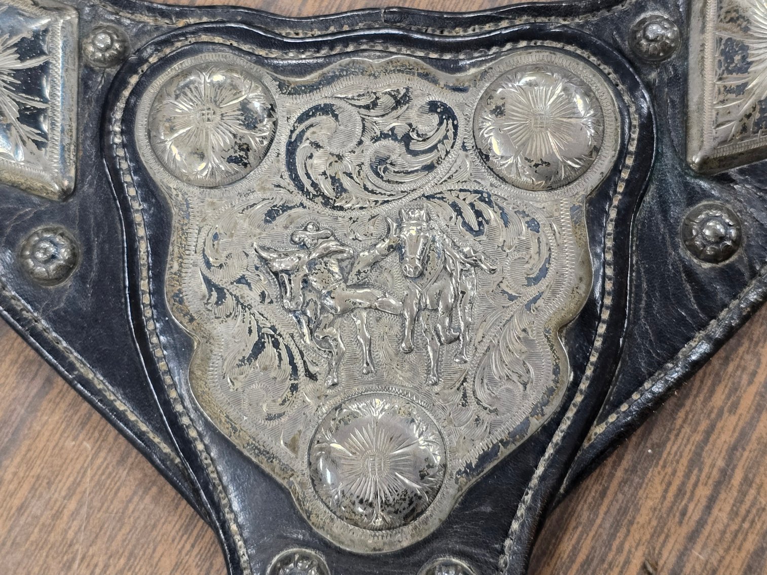 Image for December Online Antiques, Christmas, Radios, Coins & More!