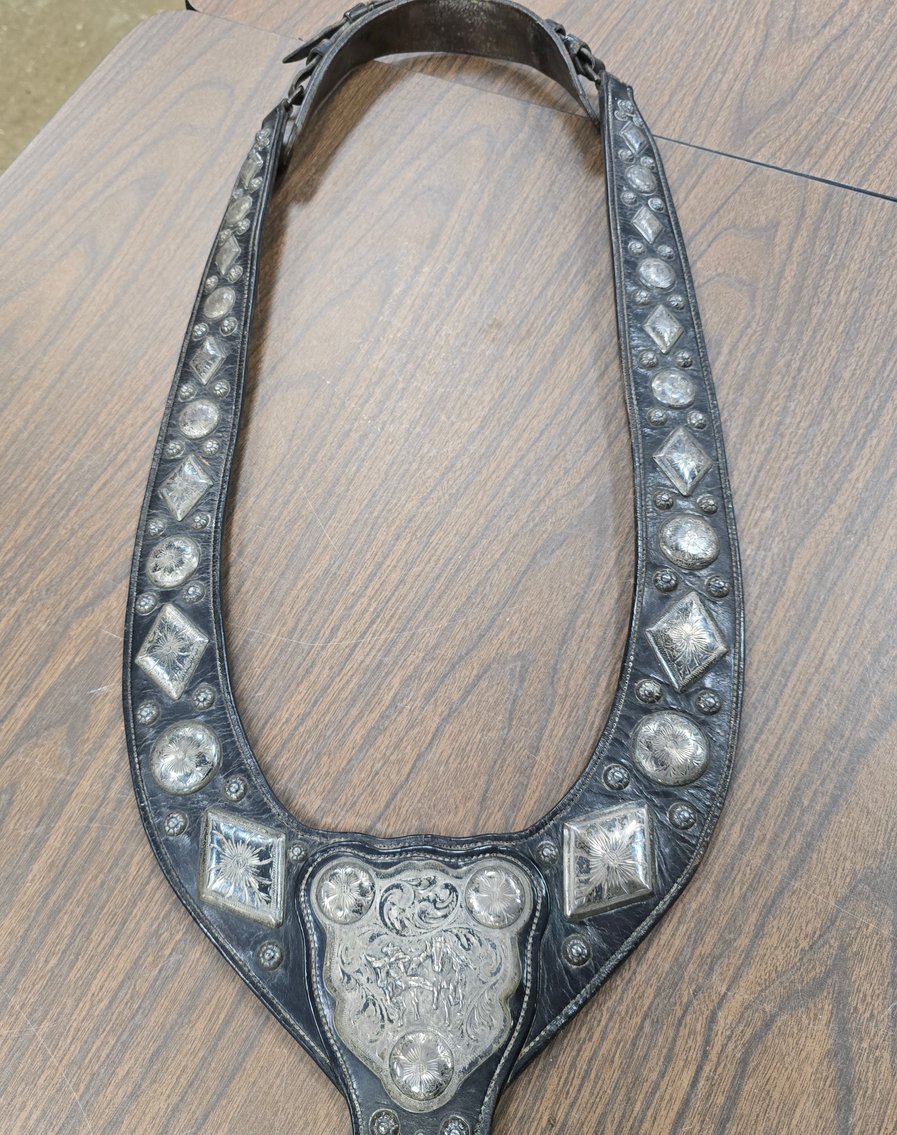 Image for December Online Antiques, Christmas, Radios, Coins & More!