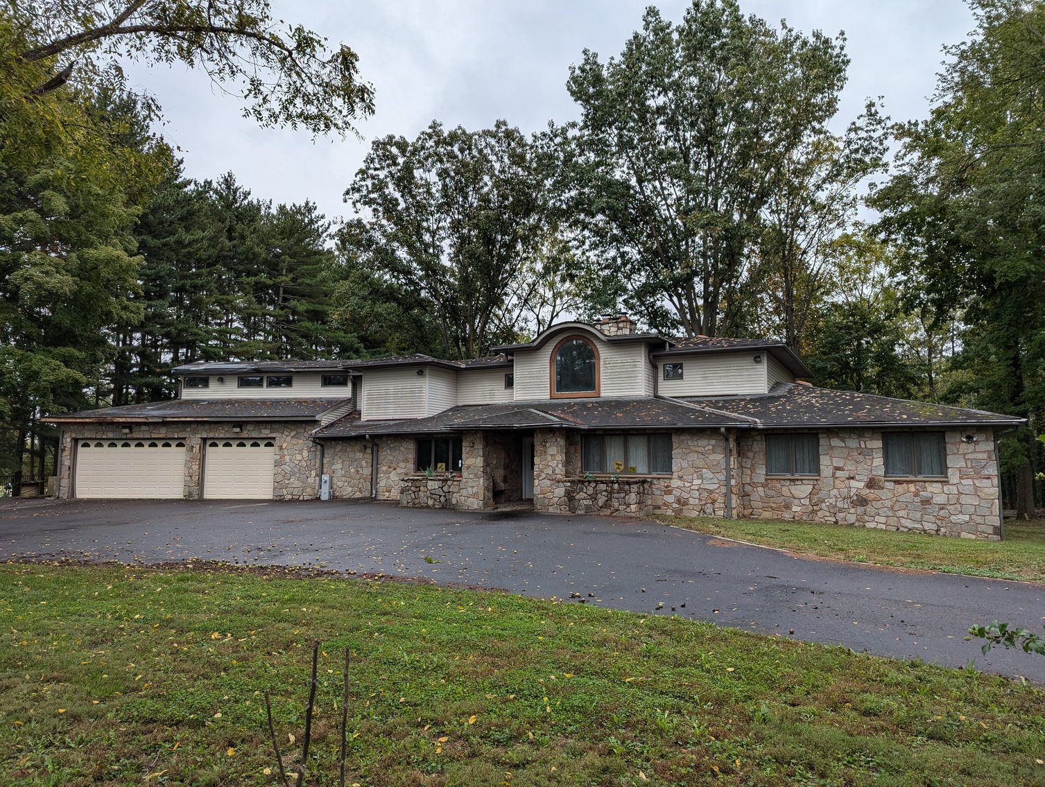 Image for 3 BR, 4 BATH CUSTOM HOME W/ 3-CAR GARAGE