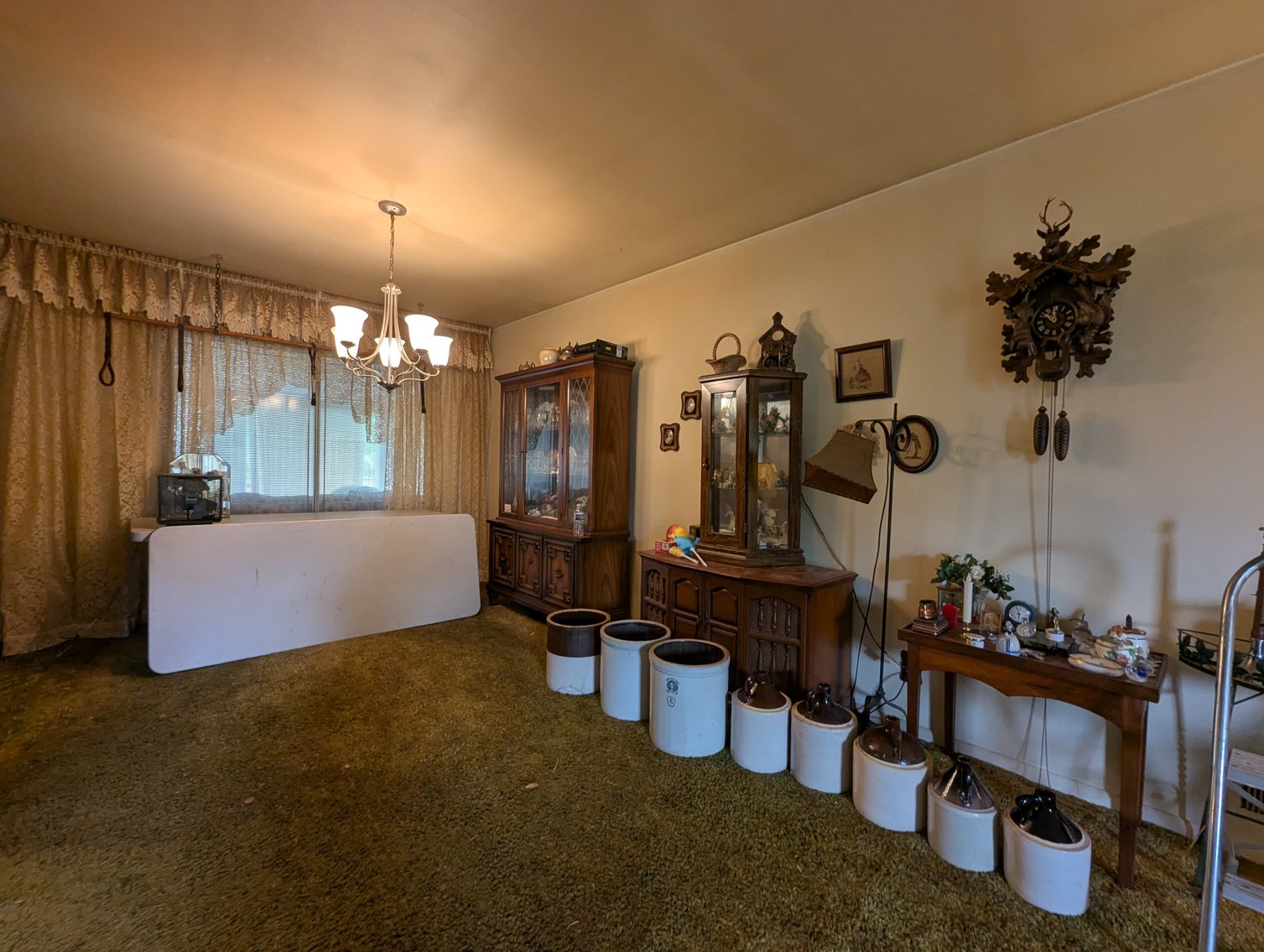 Image for 4 BR, 2.5 BATH BRICK RANCHER/ 2004 MERCURY GRAND MARQUIS, COLLECTIBLES, FURNITURE, HOUSEHOLD ITEMS, & GLASSWARE TBS SM/LG LOTS