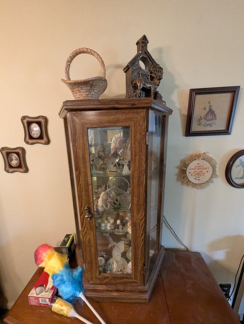 Image for 4 BR, 2.5 BATH BRICK RANCHER/ 2004 MERCURY GRAND MARQUIS, COLLECTIBLES, FURNITURE, HOUSEHOLD ITEMS, & GLASSWARE TBS SM/LG LOTS