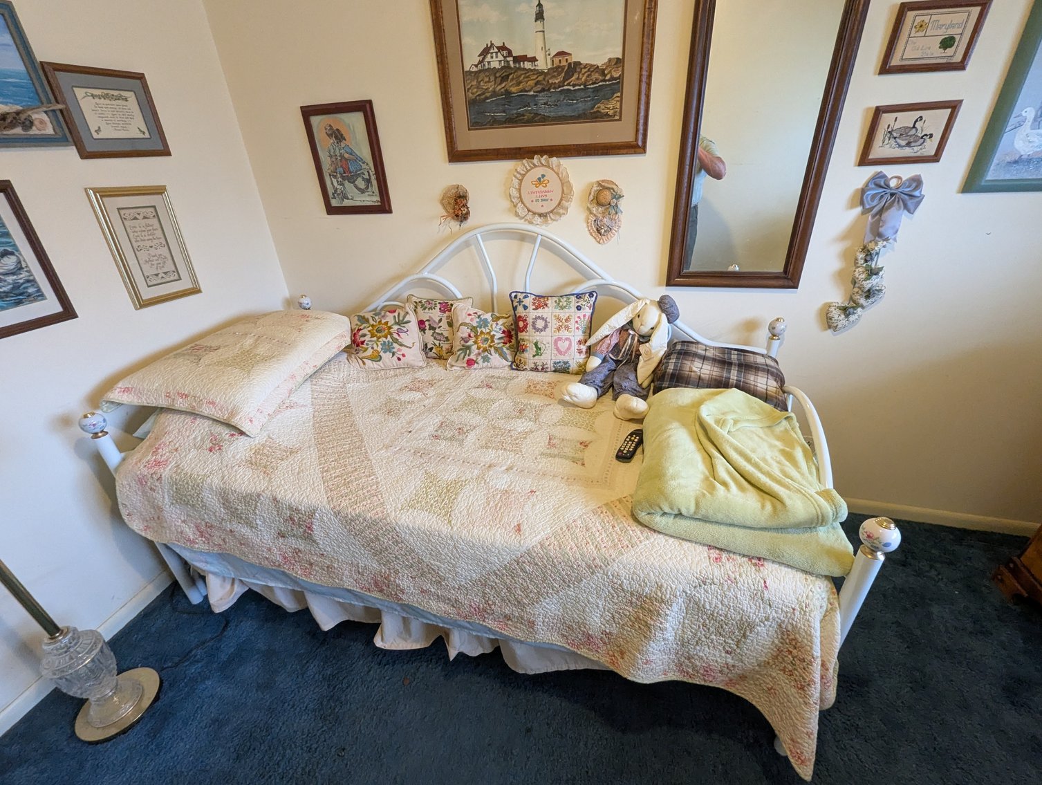 Image for 4 BR, 2.5 BATH BRICK RANCHER/ 2004 MERCURY GRAND MARQUIS, COLLECTIBLES, FURNITURE, HOUSEHOLD ITEMS, & GLASSWARE TBS SM/LG LOTS