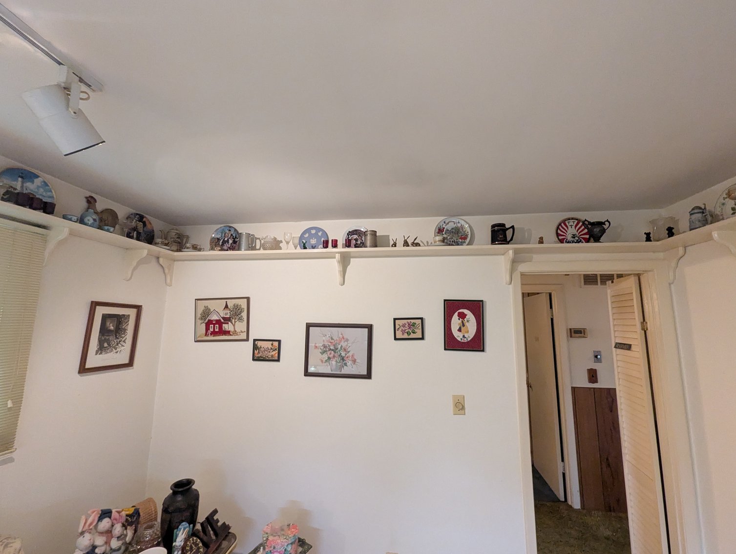Image for 4 BR, 2.5 BATH BRICK RANCHER/ 2004 MERCURY GRAND MARQUIS, COLLECTIBLES, FURNITURE, HOUSEHOLD ITEMS, & GLASSWARE TBS SM/LG LOTS