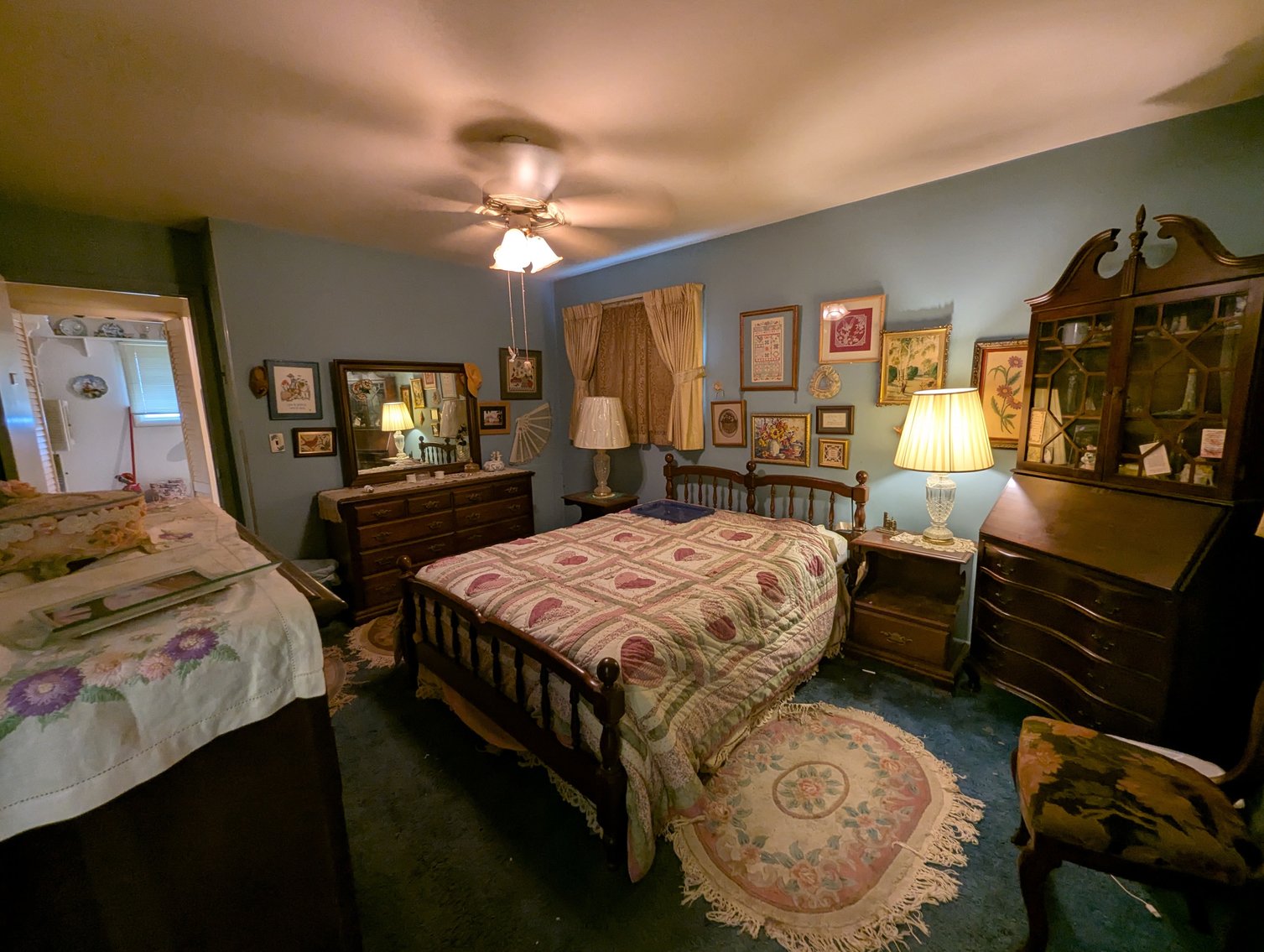 Image for 4 BR, 2.5 BATH BRICK RANCHER/ 2004 MERCURY GRAND MARQUIS, COLLECTIBLES, FURNITURE, HOUSEHOLD ITEMS, & GLASSWARE TBS SM/LG LOTS