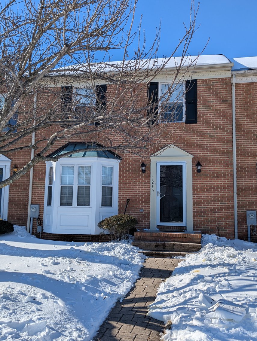 Image for VERY CLEAN BRICK FRONT TOWNHOME