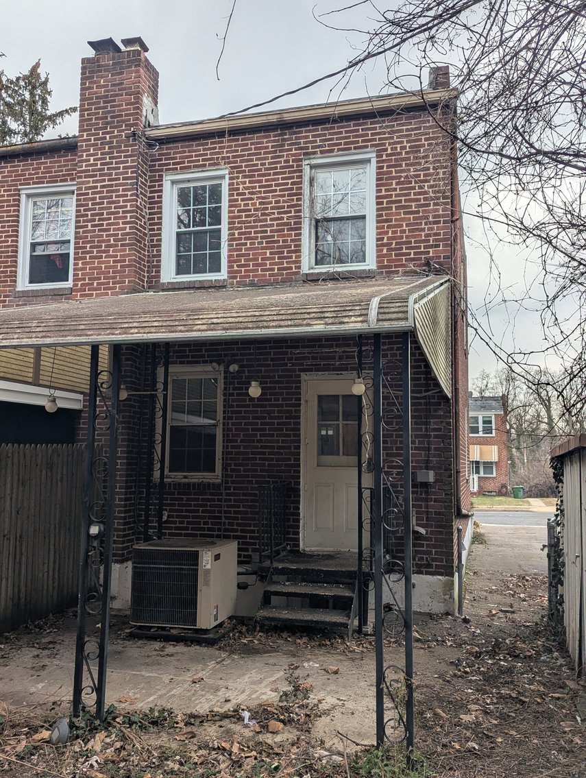 Image for ATTN. INVESTORS, CONTRACTORS, & RENOVATORS! BRICK DUPLEX W/ COVERED FRONT PORCH