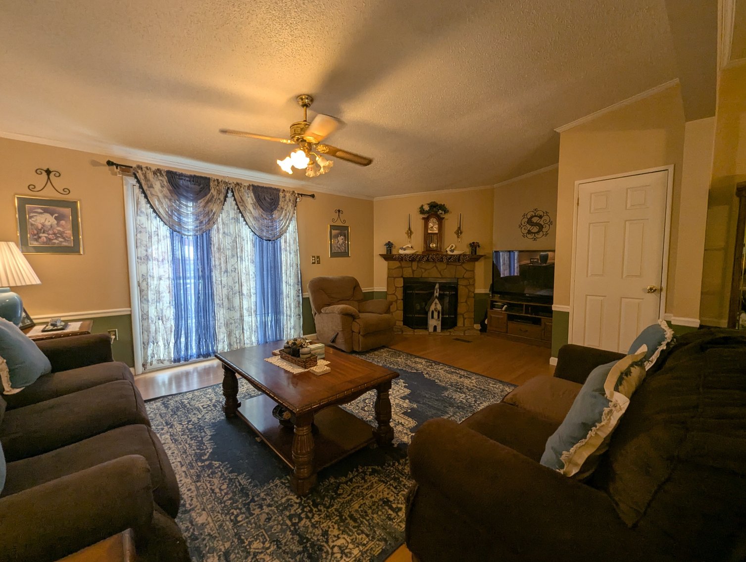 Image for CLEAN 3 BR, 2 BATH, MOVE-IN READY HOME/ (4) PARCELS TOTALING 1.6 +/- AC/ 100' +/- FRONTAGE ON BUSH RIVER W/ PRIVATE PIER