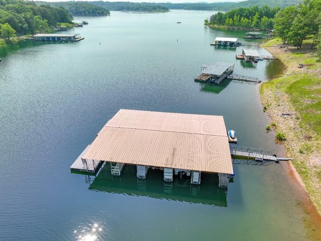 Image for Real Estate Auction with Lake View and Boat Slips