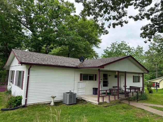 Image for Real Estate Auction with Lake View and Boat Slips