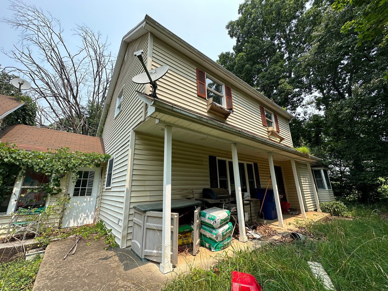 Image for Selling for the Estate of  Geoffrey Peterson . 3 Bed / 2 Bath 2247 Sq. with a large unfinished basement .