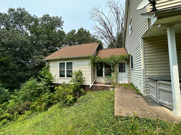 Image for Selling for the Estate of  Geoffrey Peterson . 3 Bed / 2 Bath 2247 Sq. with a large unfinished basement .