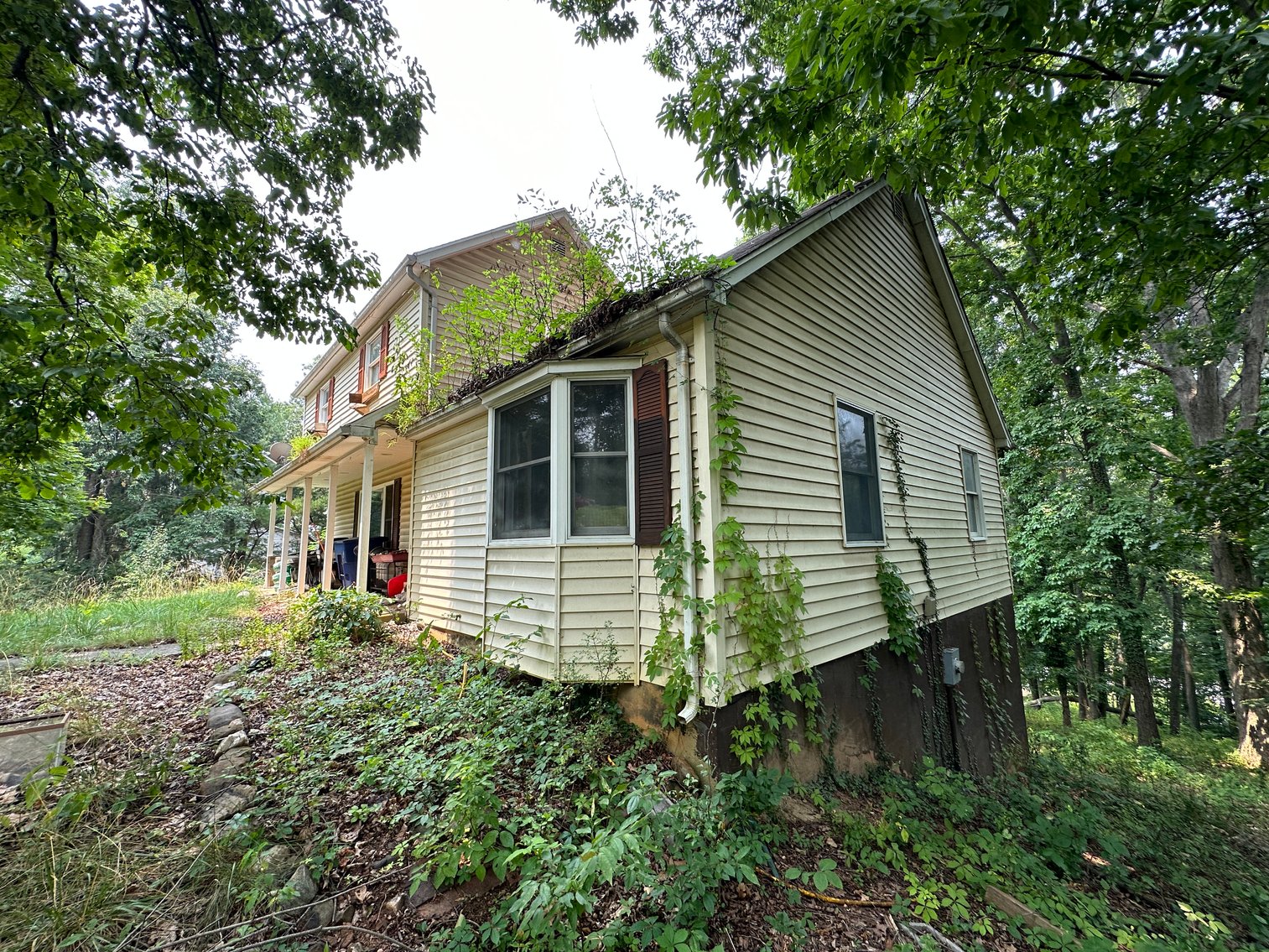 Image for Selling for the Estate of  Geoffrey Peterson . 3 Bed / 2 Bath 2247 Sq. with a large unfinished basement .