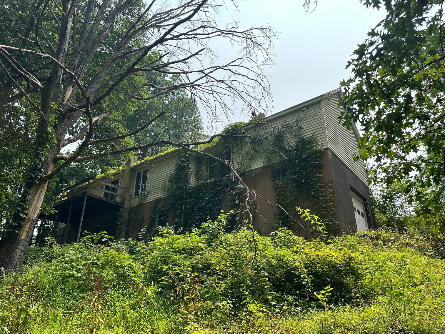 Image for Selling for the Estate of  Geoffrey Peterson . 3 Bed / 2 Bath 2247 Sq. with a large unfinished basement .