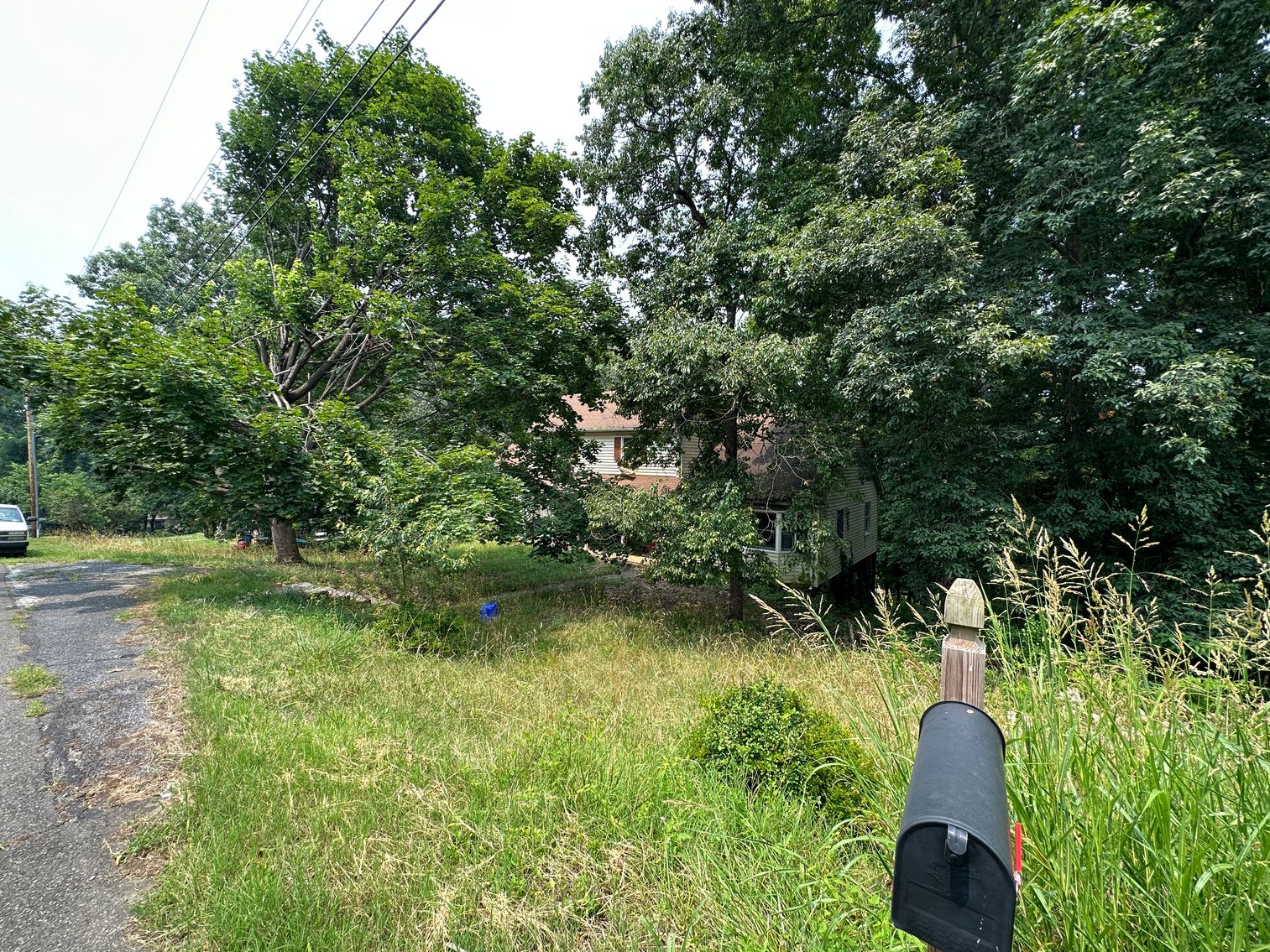 Image for Selling for the Estate of  Geoffrey Peterson . 3 Bed / 2 Bath 2247 Sq. with a large unfinished basement .