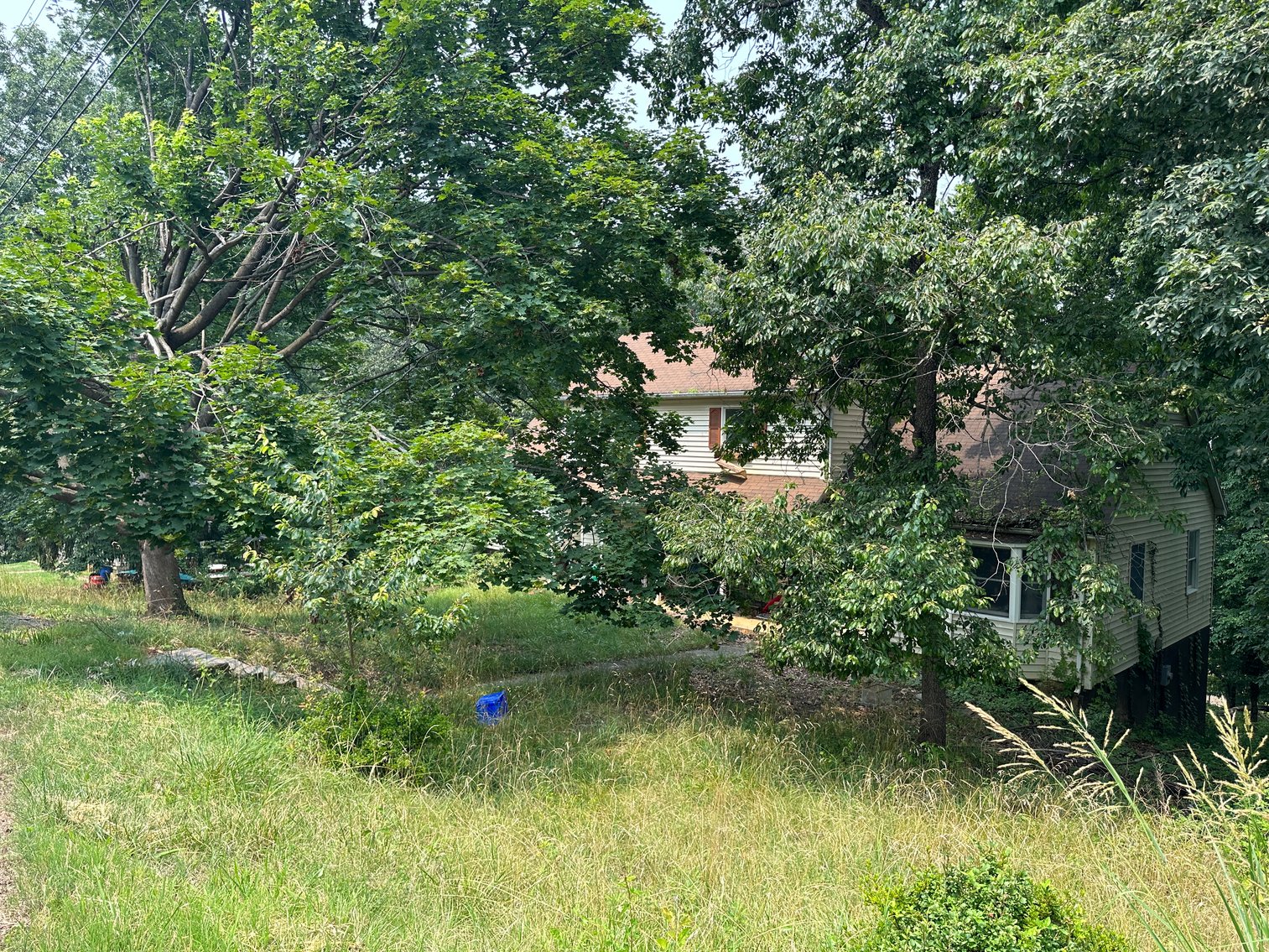 Image for Selling for the Estate of  Geoffrey Peterson . 3 Bed / 2 Bath 2247 Sq. with a large unfinished basement .