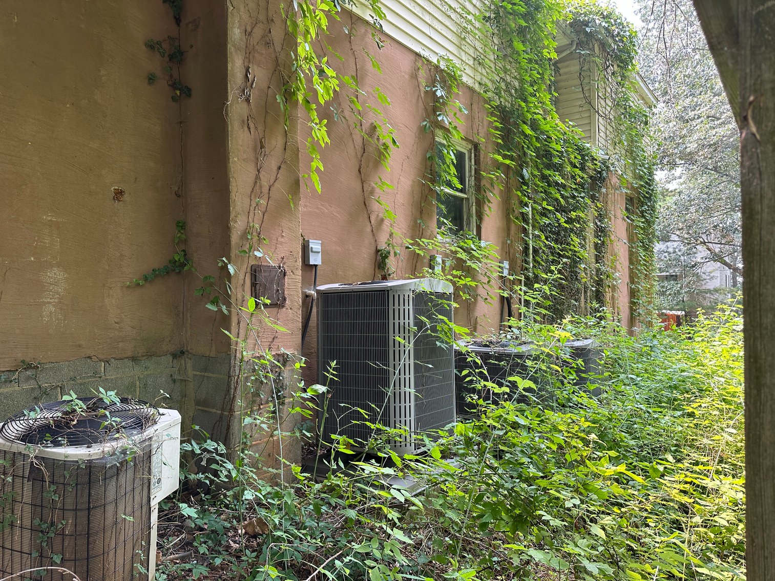 Image for Selling for the Estate of  Geoffrey Peterson . 3 Bed / 2 Bath 2247 Sq. with a large unfinished basement .