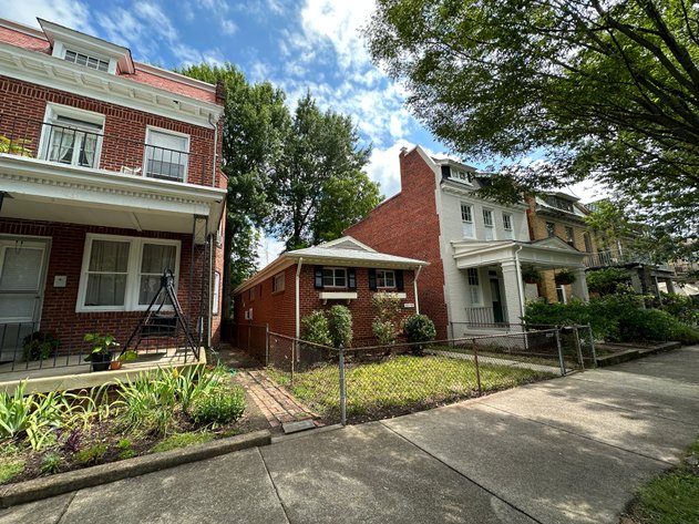 Image for 1 Bed/ 1 Bath Brick Rancher located in the Museum District ; 3228 W. Franklin St